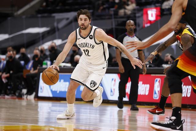 埃奇库姆谈NBA暂停时的交流与战术